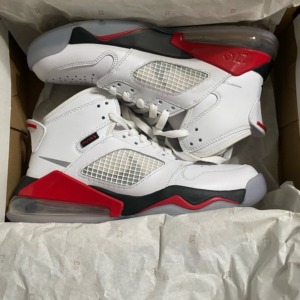 Jordan mars 270 (GS) size 7Y